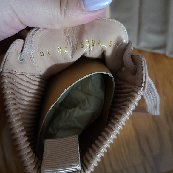 Gianvito Rossi Cream Lace-Up Boots with Rugged Sole - Picture 8 of 13